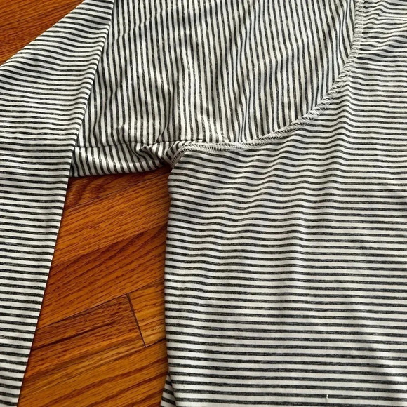 Athletic striped dry fit shirt - Picture 4 of 6